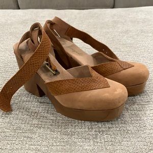 Free people clogs